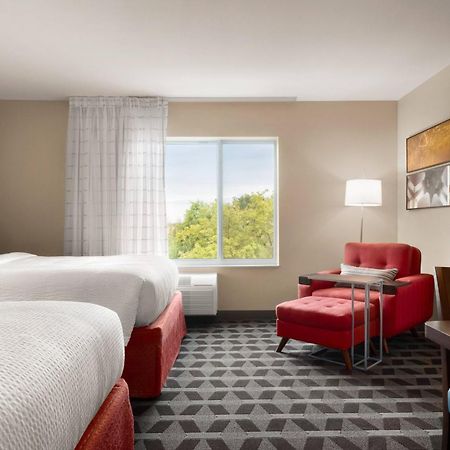 Towneplace Suites By Marriott Janesville Exterior photo