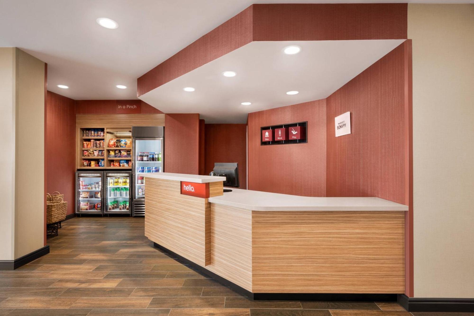 Towneplace Suites By Marriott Janesville Exterior photo