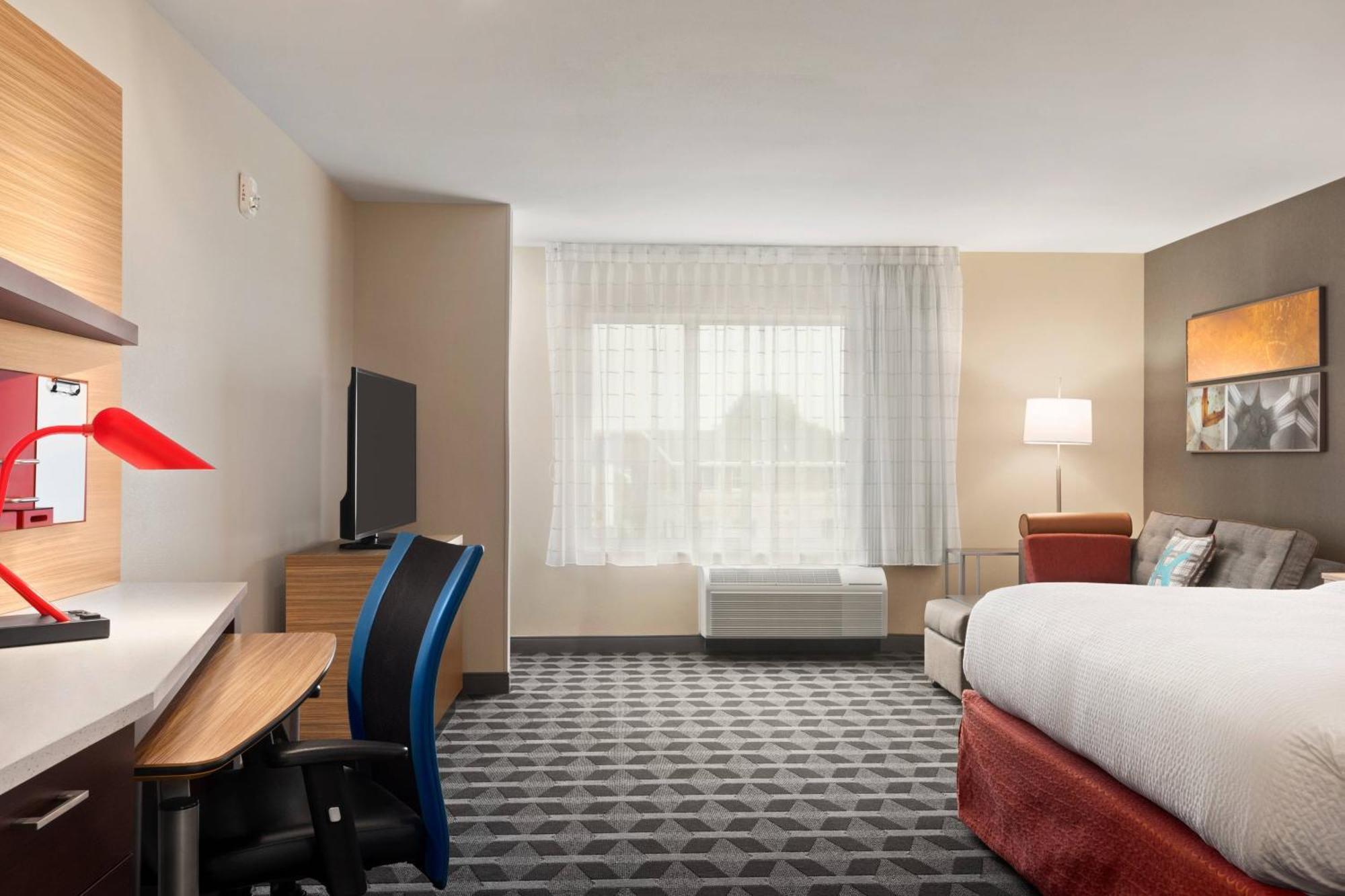Towneplace Suites By Marriott Janesville Exterior photo